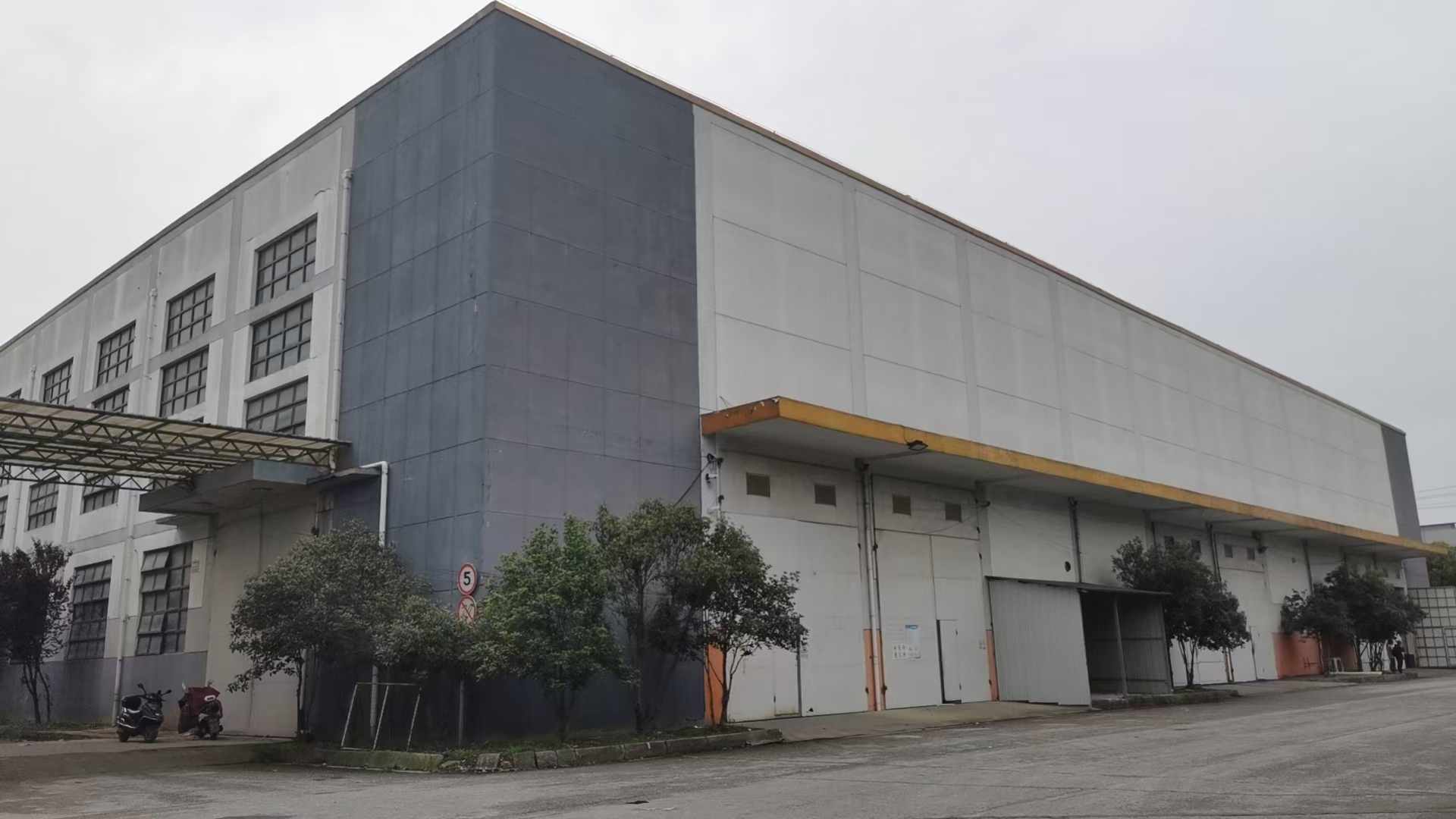 吴江开发区，​15米高厂房出租
