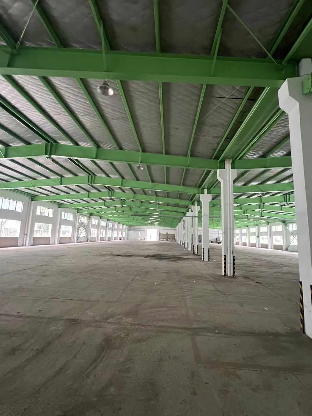 吴江友谊工业区全单层厂房总面积7800平，车间+办公室+宿舍